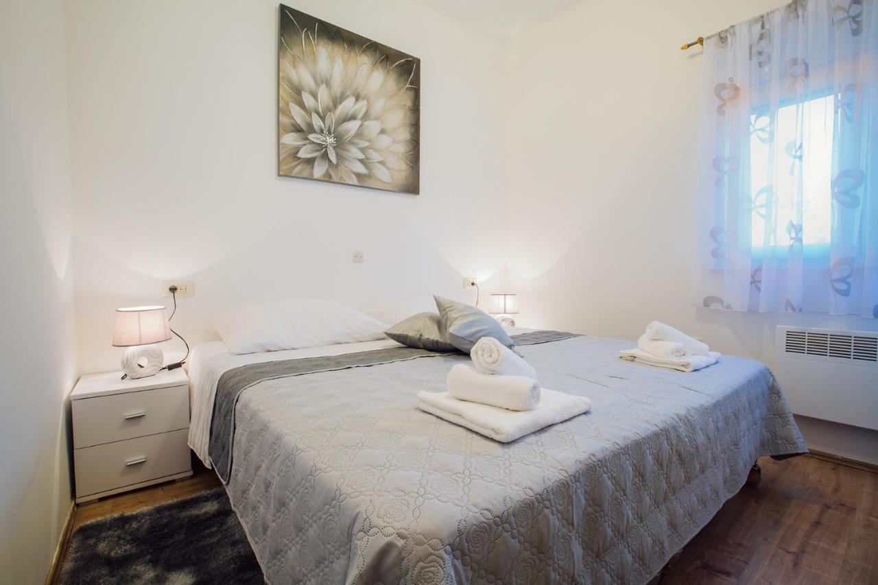 Apartments Essentia Podstrana Exterior photo