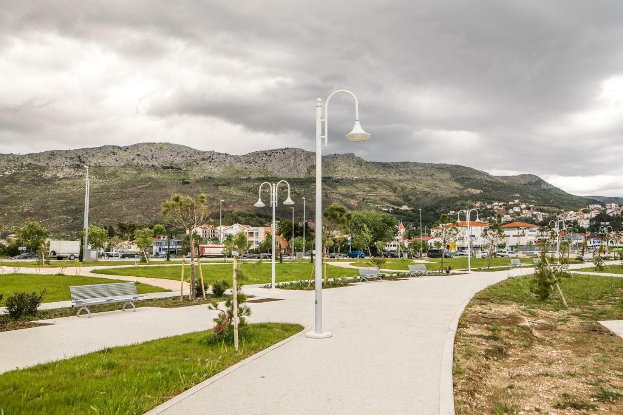 Apartments Essentia Podstrana Exterior photo